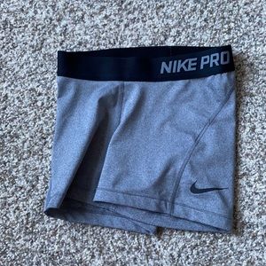XS Gray Nike Pros